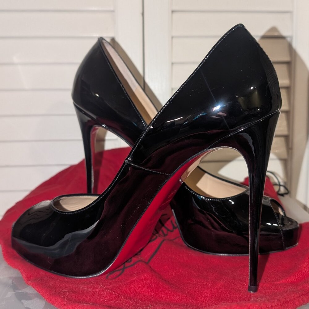 Loubiton New Very Privé 120mm platform pumps Patent calf leather - black - 40EUR